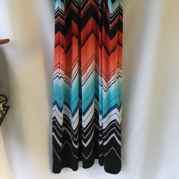 violet b. MAXI DRESS Size Small BLACK WHITE ORANGE BLUE Geometric Pattern - Picture 3 of 5